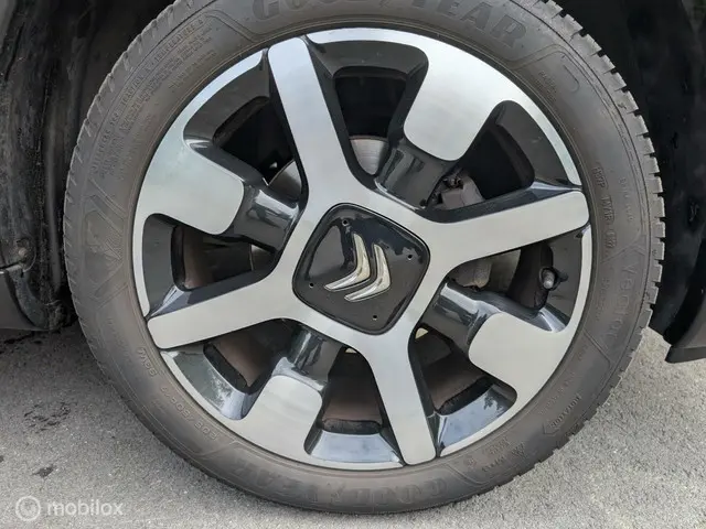 Citroën C4 Cactus 1.2 PureTech Feel 2018 Benzine 27