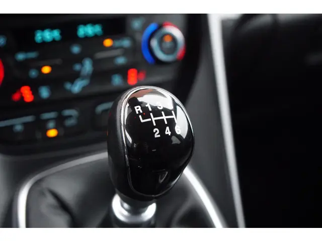 Ford C-MAX 1.0 Titanium 2016 Benzine 27