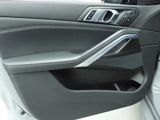 BMW X6 xDrive40i 2022 Benzine 25