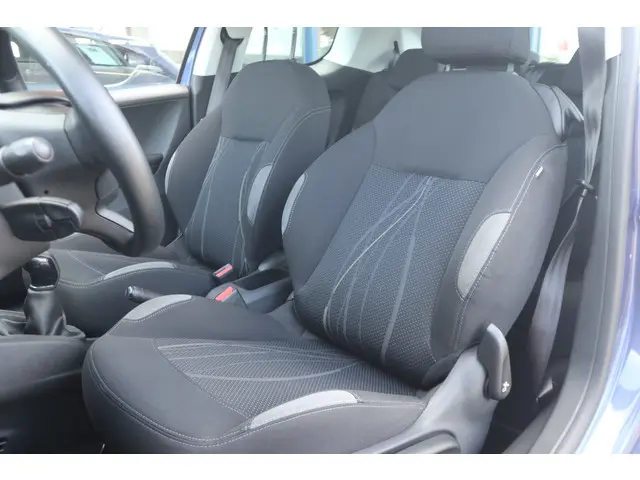 Peugeot 208 1.6 e-HDi Active 2012 Diesel 4