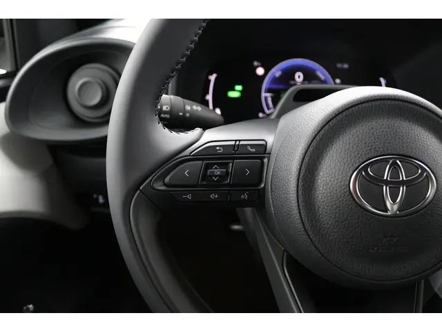 Toyota Aygo X Hybrid 115 play 2025 Hybride Benzine 19