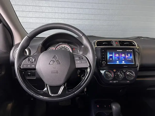 Mitsubishi Space Star 1.2 Intense 2022 Benzine 9