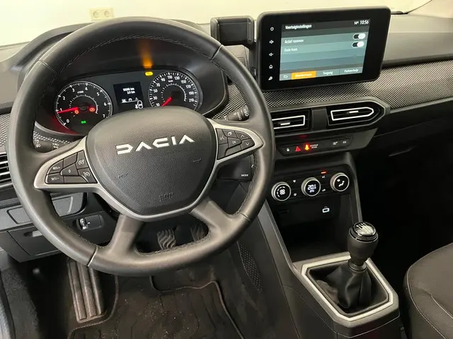 Dacia Jogger 1.0 TCe 110 Extreme 7p. 2023 Benzine 32