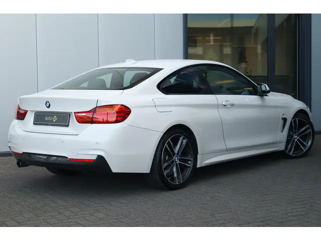 BMW 4 Serie Coupé 420i M Sport 2016 Benzine 8