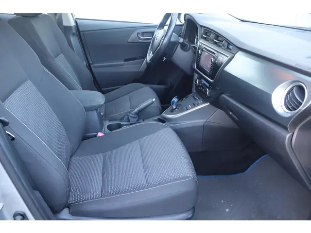Toyota Auris 1.8 Hybrid Aspiration 2013 Hybride Benzine 11