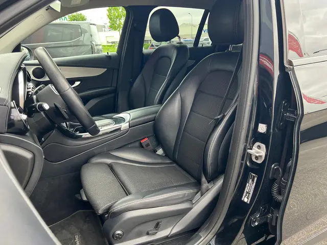 Mercedes-Benz GLC 300e 4MATIC 2021 Hybride Benzine 13