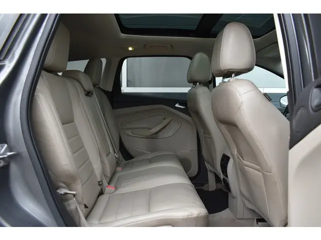 Ford Kuga 2.5 automaat 2014 Benzine 13