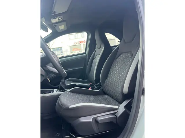 Toyota Aygo X 1.0 VVT-i MT Envy 2024 Benzine 7