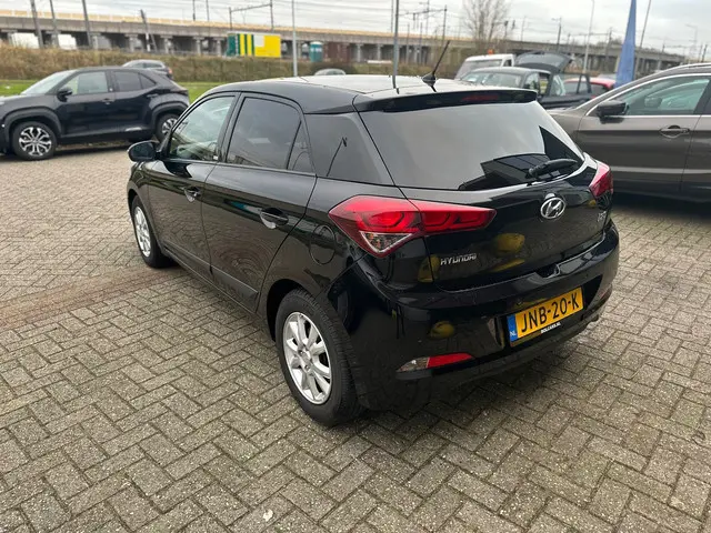 Hyundai i20 1.2 HP i-Motion 2017 Benzine 4