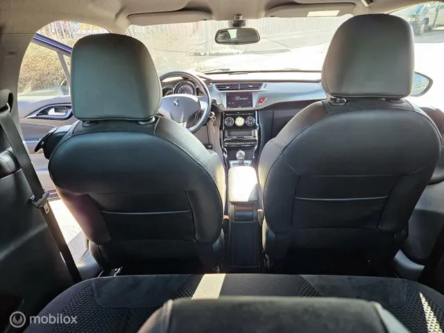 Citroën DS3 1.2 PureTech So Chic AANBIEDING 2018 Benzine 12