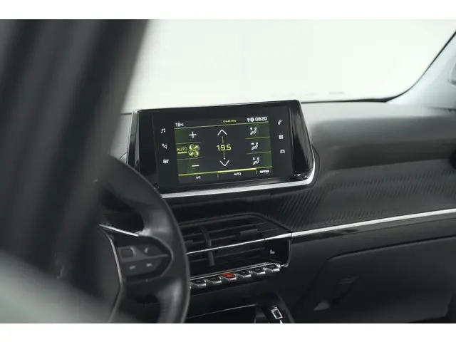 Peugeot 2008 PureTech 130 Allure 2020 Benzine 53