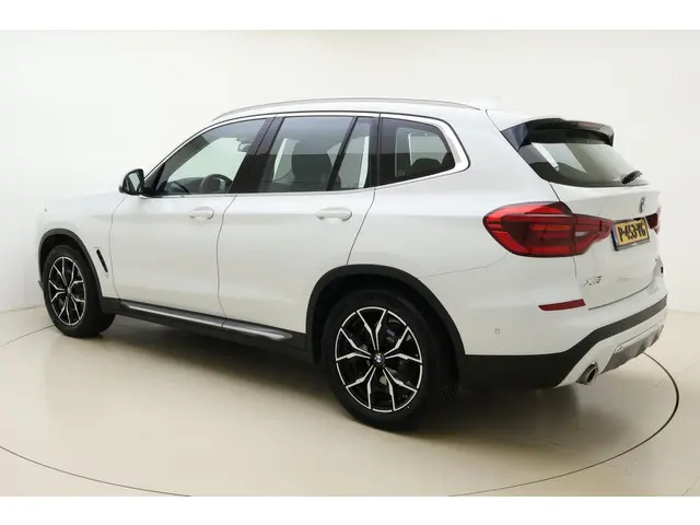 BMW X3 xDrive20i High Executive 2021 Benzine 4