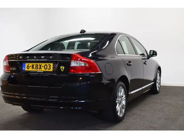 Volvo S80 T4 180pk AUT6 Limited Edition 2013 Benzine 17