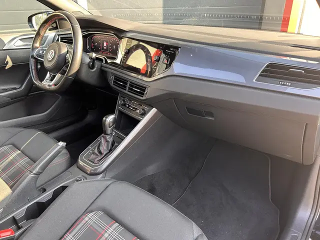 Volkswagen Polo 2.0 TSI GTI 2020 Benzine 12