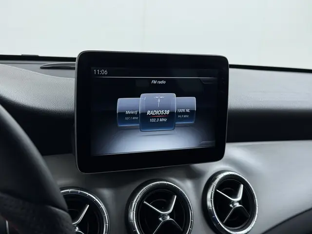 Mercedes-Benz CLA 180 AMG line 2016 Benzine 28