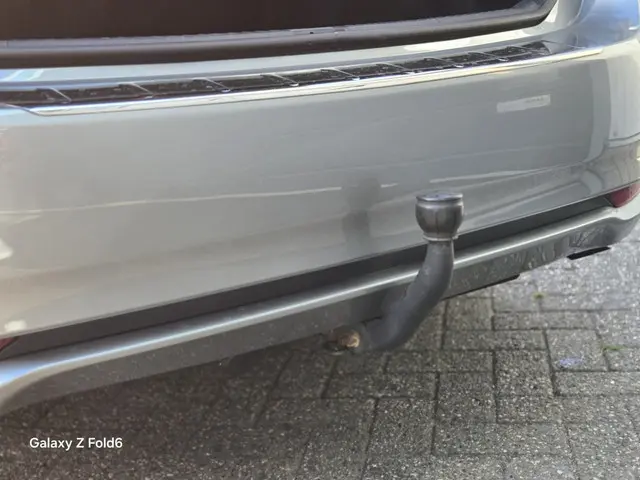 Toyota Avensis trekhaak 1.8 VVT-i Executive 2017 Benzine 16