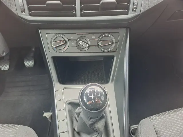 Volkswagen Polo 1.0 MPI Trendline 2018 Benzine 12