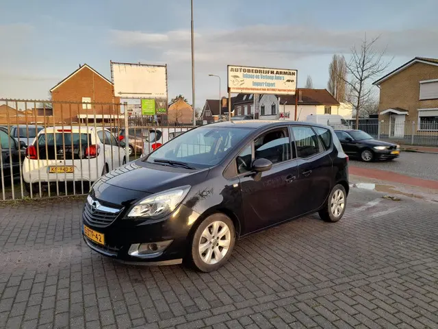 Opel Meriva 1.4 Turbo Design Edition 2015 Benzine