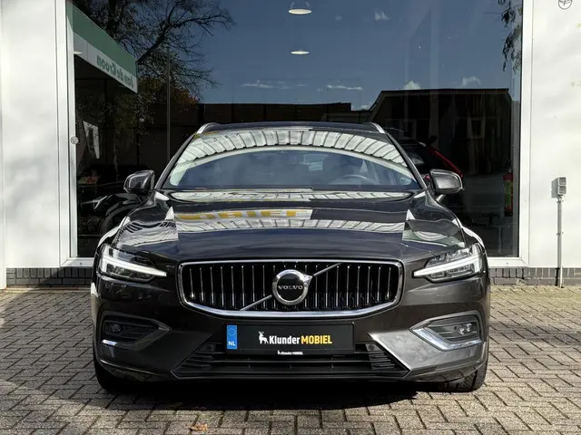 Volvo V60 2.0 B4 Plus Bright 2022 Benzine 15
