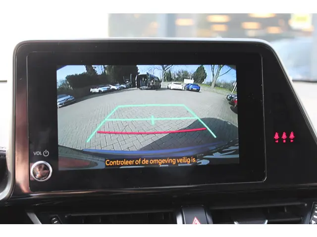 Toyota C-HR 1.8 Hybrid Dynamic 2022 Hybride Benzine 16