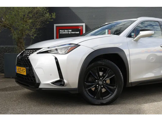 Lexus UX 250h Business Line 2020 Hybride Benzine 2