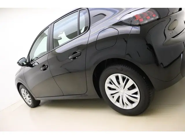 Peugeot 208 1.2 PureTech Active 2023 Benzine 15