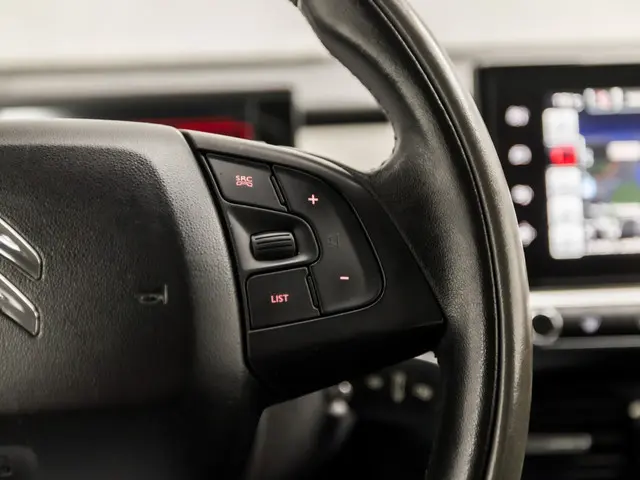 Citroën C4 Cactus 1.2 PureTech Shine 2016 Benzine 18