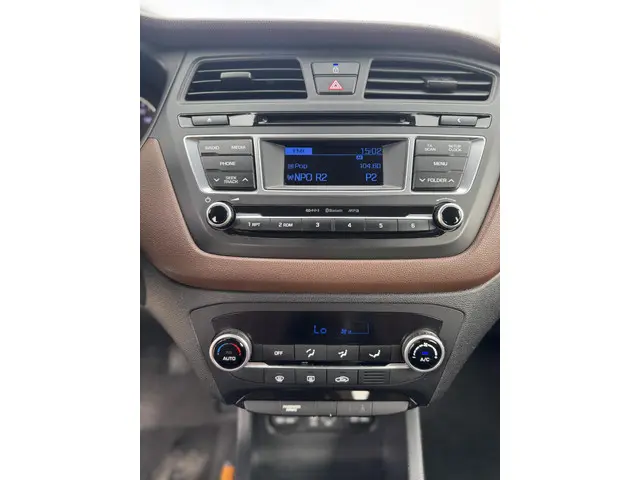 Hyundai i20 1.2 HP i-Motion Comfort 2015 Benzine 13
