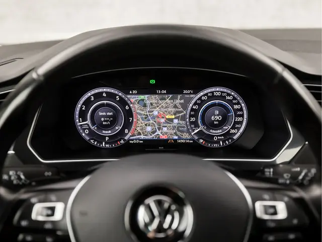 Volkswagen Tiguan 1.4 TSI ACT Sport 2017 Benzine 8