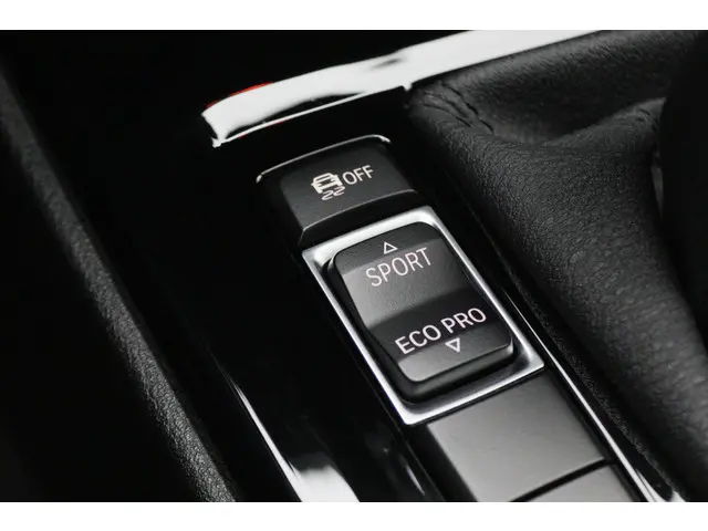 BMW X1 sDrive18i Centennial High Executive 2016 Benzine 43