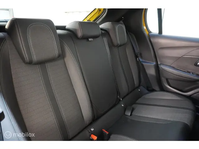 Peugeot 208 1.2 PureTech Allure Pack 2023 Benzine 19