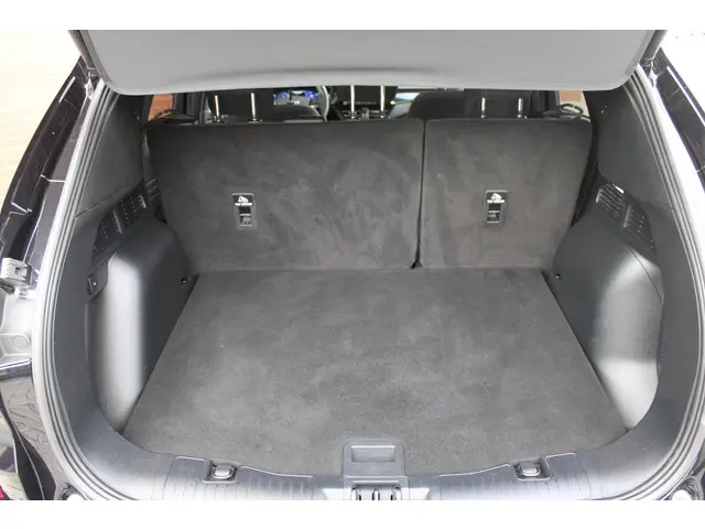 Ford Kuga 2.5 PHEV ST-Line 2022 Hybride Benzine 31