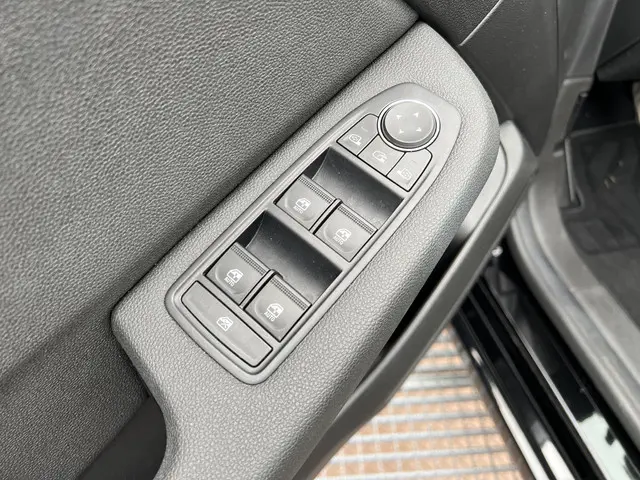 Mitsubishi Colt 1.0T MT First Edition 2024 Benzine 19