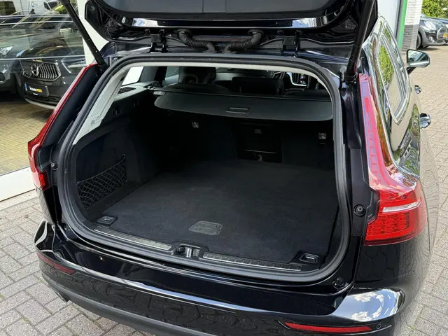 Volvo V60 2.0 B4 Business Pro 2021 Benzine 30
