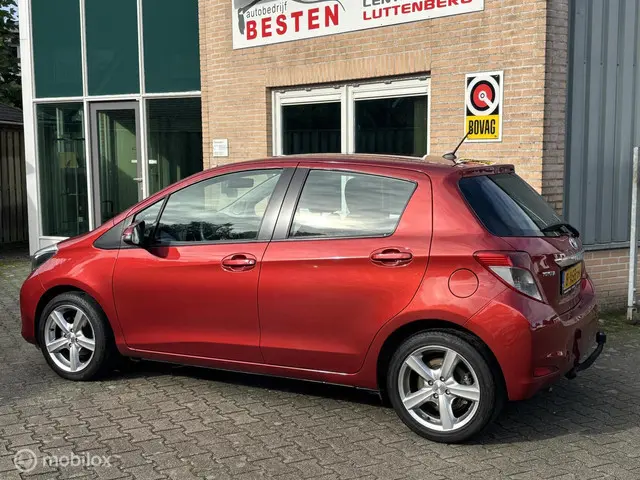 Toyota Yaris 1.3 VVT-i Dynamic / Garantie ! 2012 Benzine 8