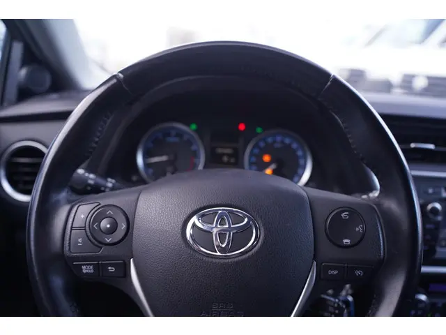 Toyota Auris 1.6 First Edition 2015 Benzine 14