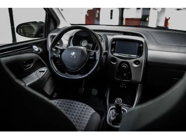 Peugeot 108 1.0 e-VTi Active 2021 Benzine 6