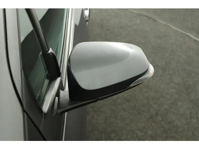 Toyota Yaris 1.5 Hybrid Active 2020 Hybride Benzine 35