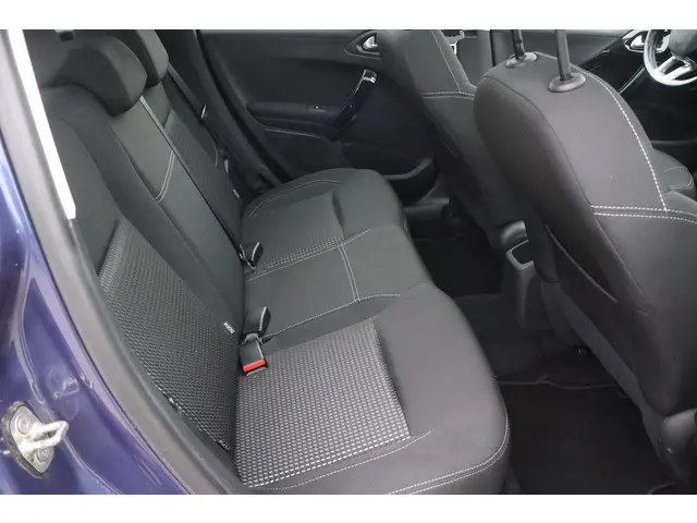 Peugeot 208 1.2 PureTech Allure 2015 Benzine 15