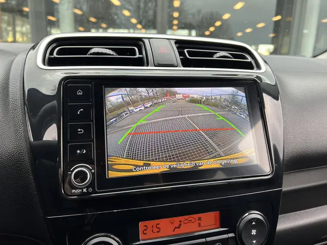 Mitsubishi Space Star 1.2 Intense 2021 Benzine 12