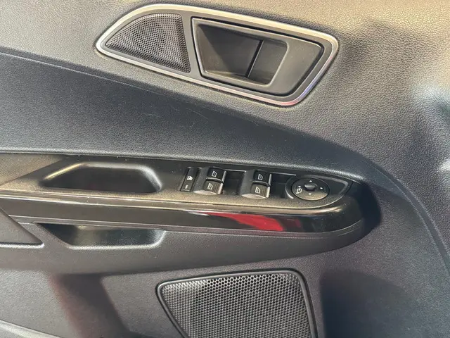 Ford B-MAX 1.0 EcoBoost Titanium 2015 Benzine 28