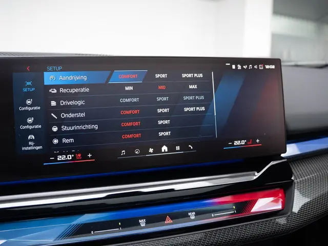 BMW M5 Touring 2025 Hybride Benzine 77