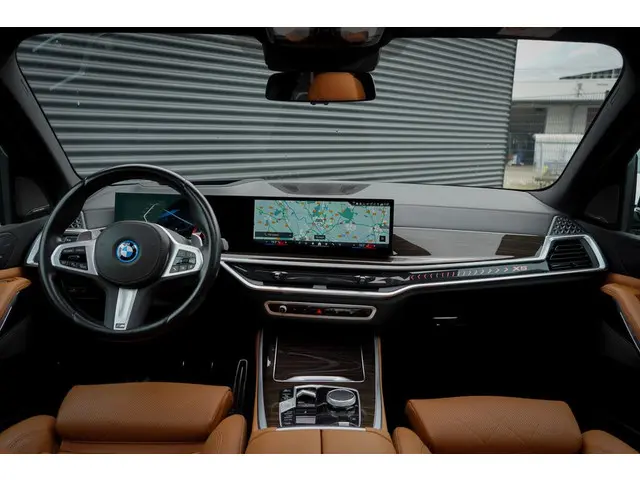 BMW X5 xDrive50e M-Sport 2023 Hybride Benzine 7