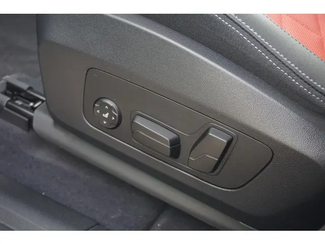 BMW X1 xDrive25e 2025 Hybride Benzine 23