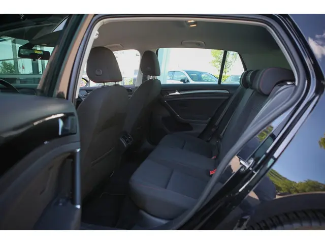 Volkswagen Golf 1.4 TSI | R-line 2017 Benzine 6