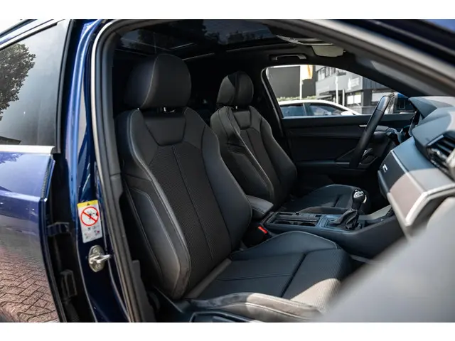 Audi Q3 45 TFSI e S edition 2022 Hybride Benzine 27
