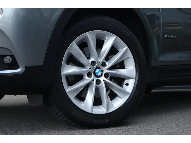 BMW X3 xDrive20i High Executive 2013 Benzine 4