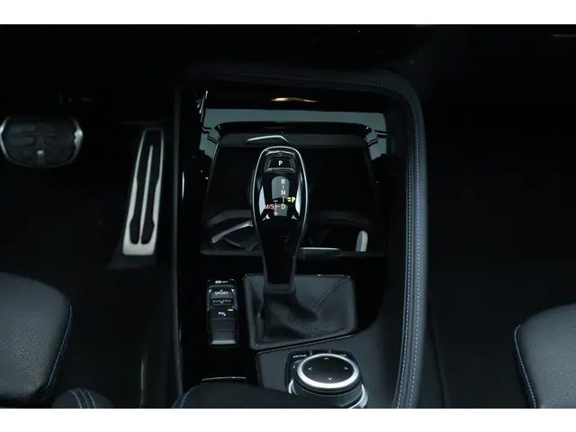 BMW X2 sDrive20i High Executive Edition 2021 Benzine 38