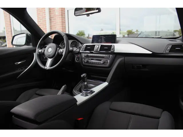 BMW 3 Serie 316i Executive 2013 Benzine 11
