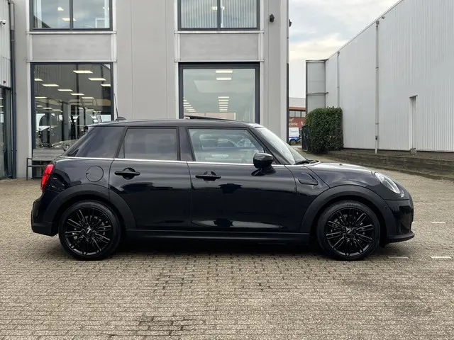 MINI Cooper 1.5 Classic 2023 Benzine 3